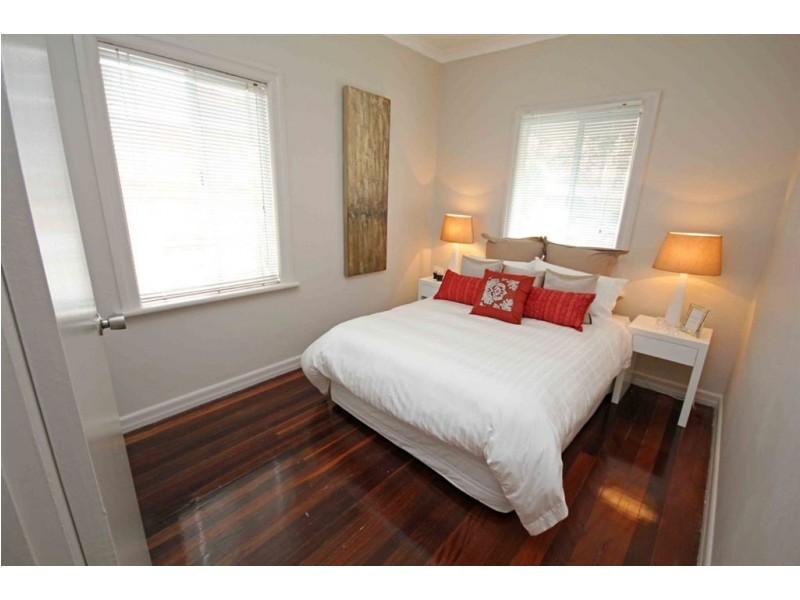 43 Webster Ave, Hendra QLD 4011