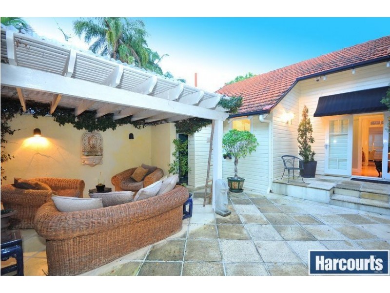 62 Oriel Road, Clayfield QLD 4011