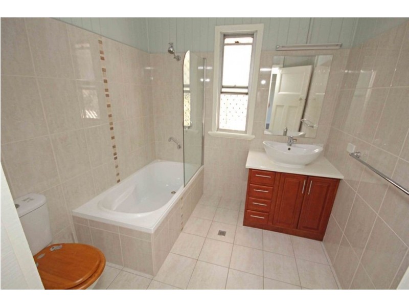 22 Gadara Street, Hendra QLD 4011