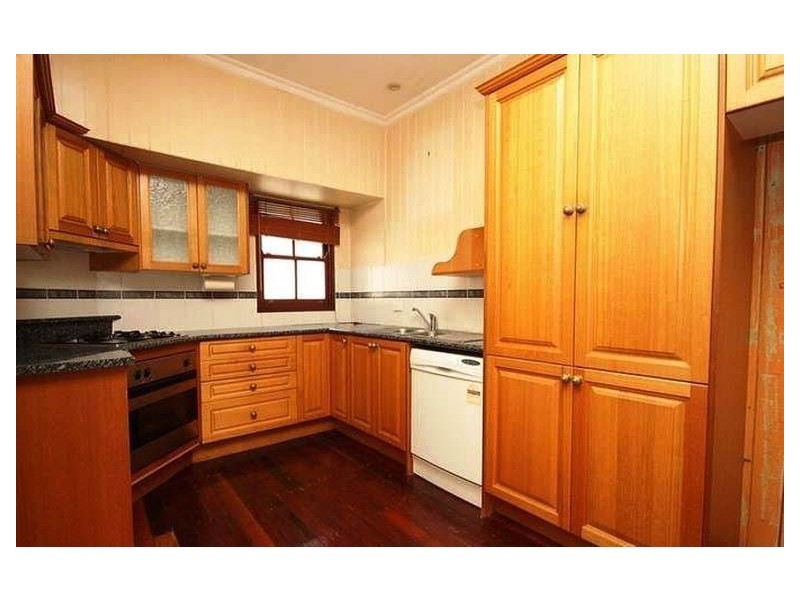 18 Winchester Street, Hamilton QLD 4007