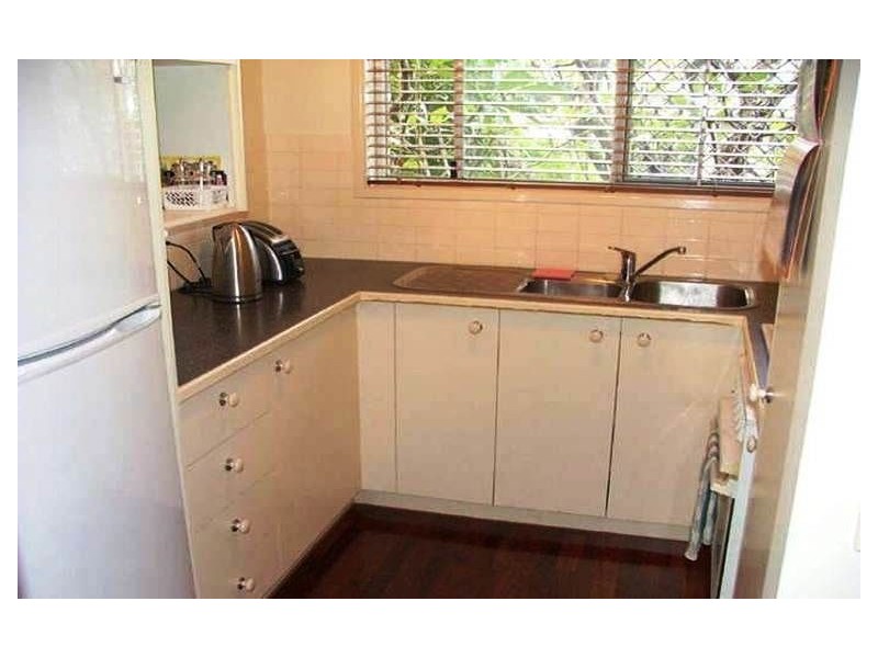 4/38 Rossiter Pde, Hamilton QLD 4007