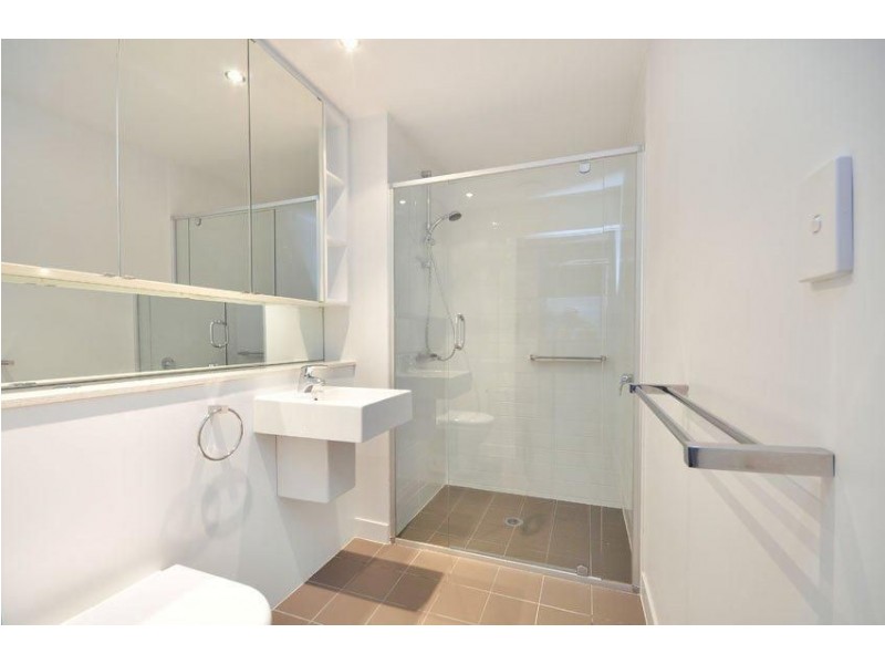 816/35 Harbour Road, Hamilton QLD 4007