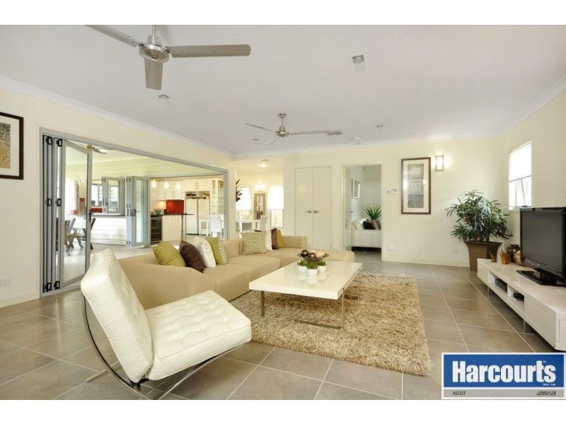 102 Cook Street, Northgate QLD 4013