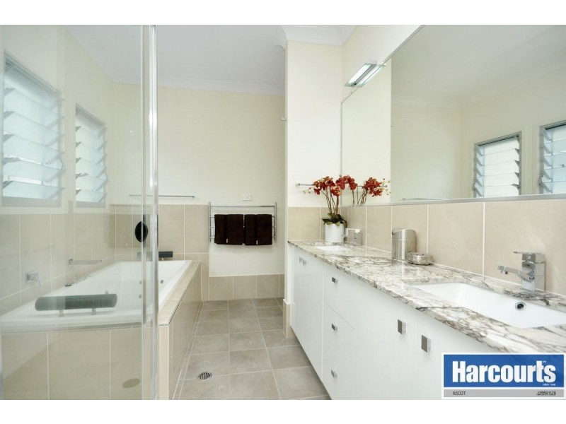 102 Cook Street, Northgate QLD 4013