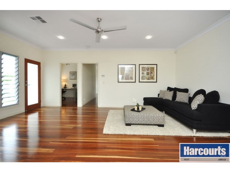 102 Cook Street, Northgate QLD 4013