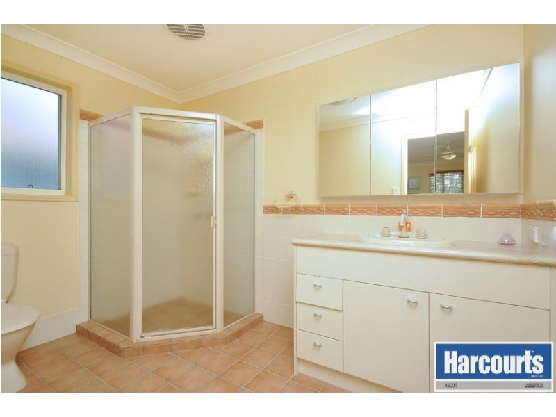 18 Woodville Street, Hendra QLD 4011