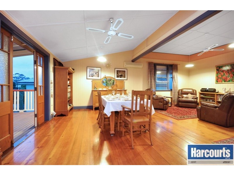 59 Lodge Road, Wooloowin QLD 4030