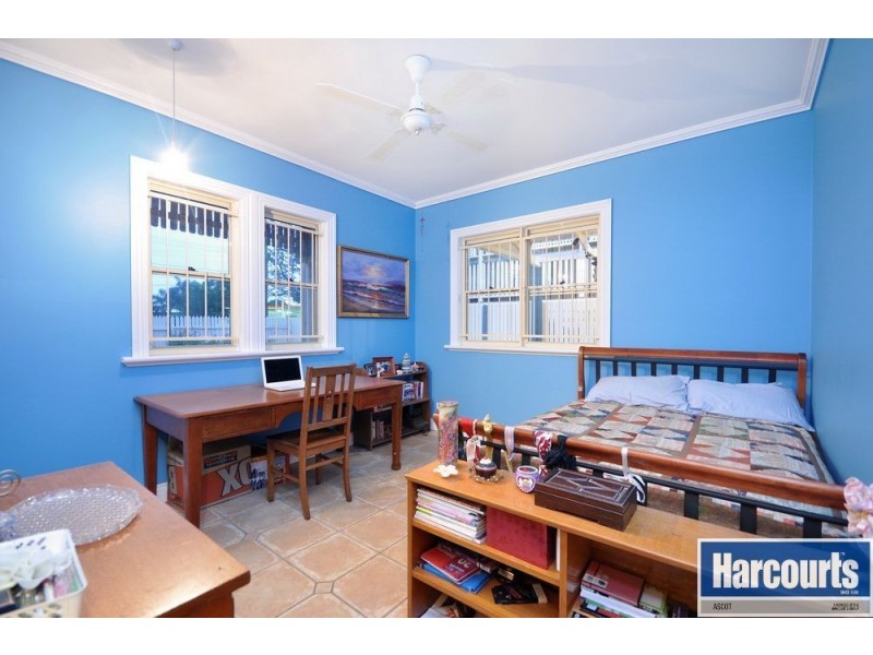 59 Lodge Road, Wooloowin QLD 4030
