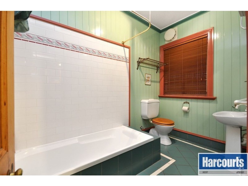 59 Lodge Road, Wooloowin QLD 4030