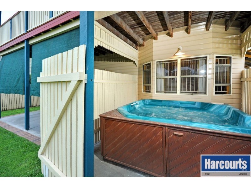 59 Lodge Road, Wooloowin QLD 4030