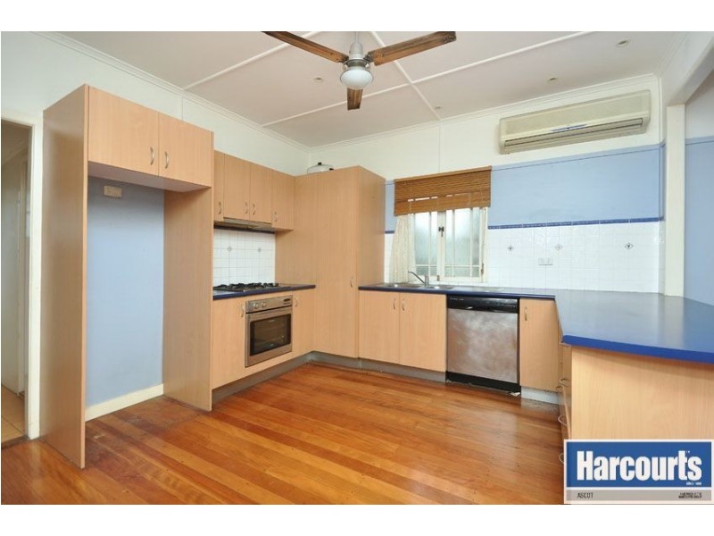 2 Dorames Street, Hendra QLD 4011