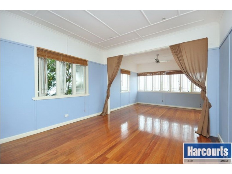 2 Dorames Street, Hendra QLD 4011