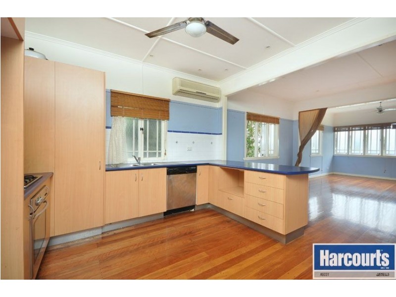 2 Dorames Street, Hendra QLD 4011