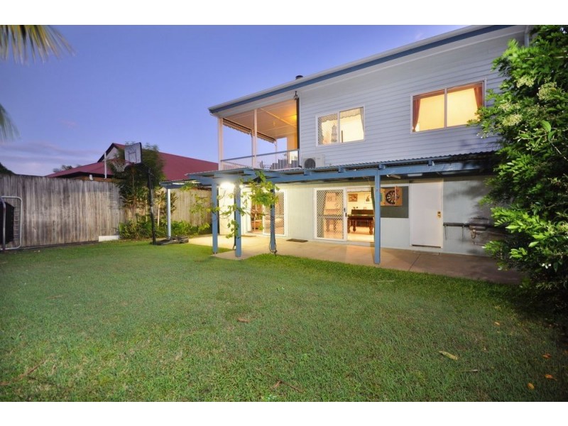 18 Jackson Street, Hamilton QLD 4007