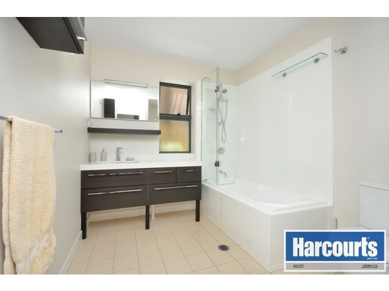 2/85 Nudgee Road, Hamilton QLD 4007