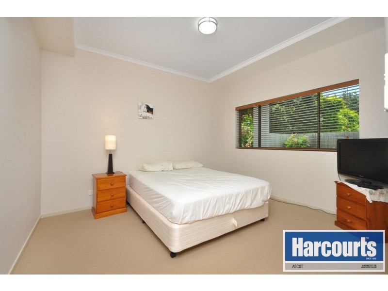 2/85 Nudgee Road, Hamilton QLD 4007