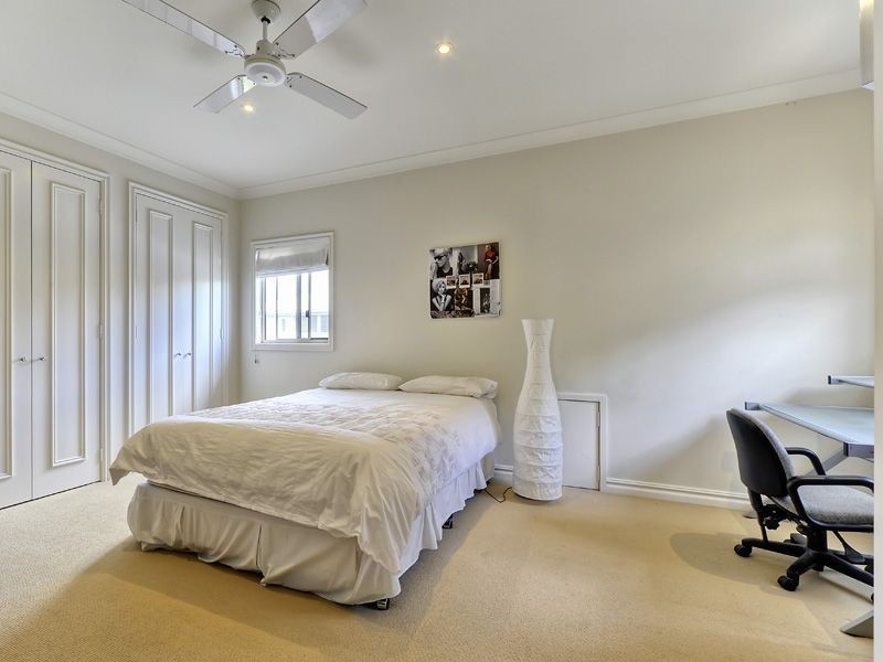 76 Woodville Street, Hendra QLD 4011