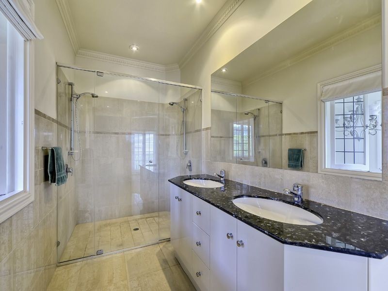 76 Woodville Street, Hendra QLD 4011