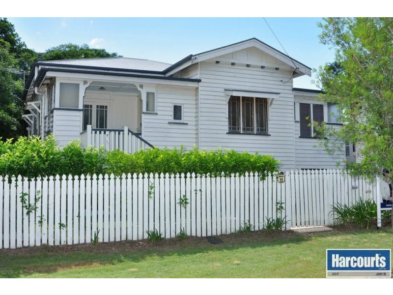 66 Winchester Street, Hamilton QLD 4007