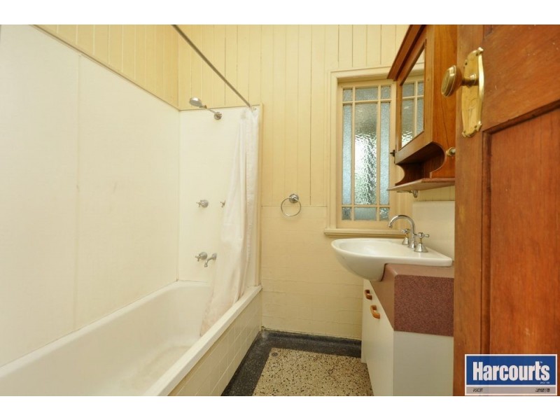 66 Winchester Street, Hamilton QLD 4007