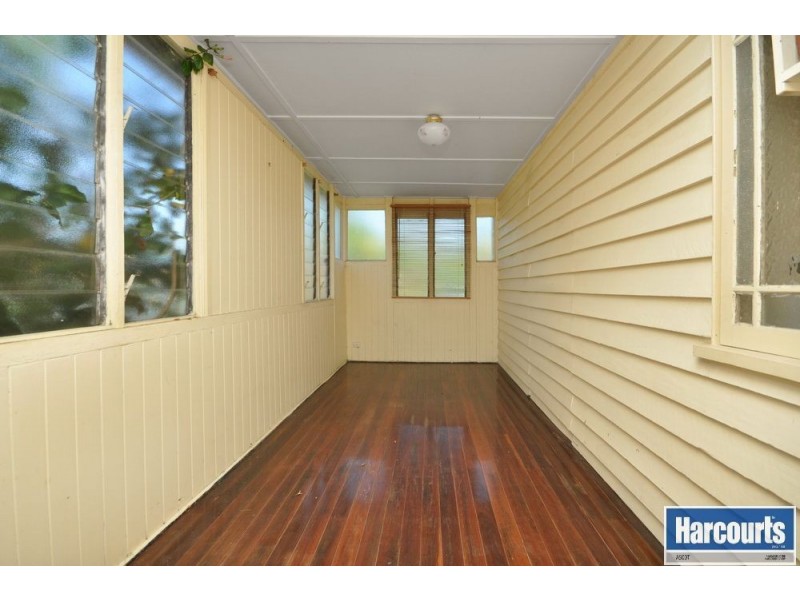 66 Winchester Street, Hamilton QLD 4007