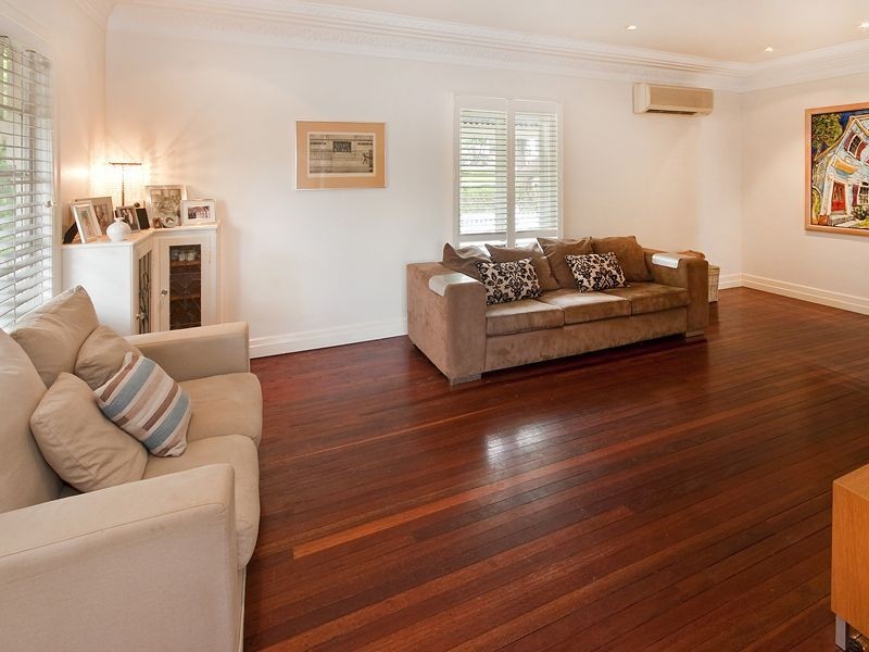 18 Lynell Street, Hamilton QLD 4007