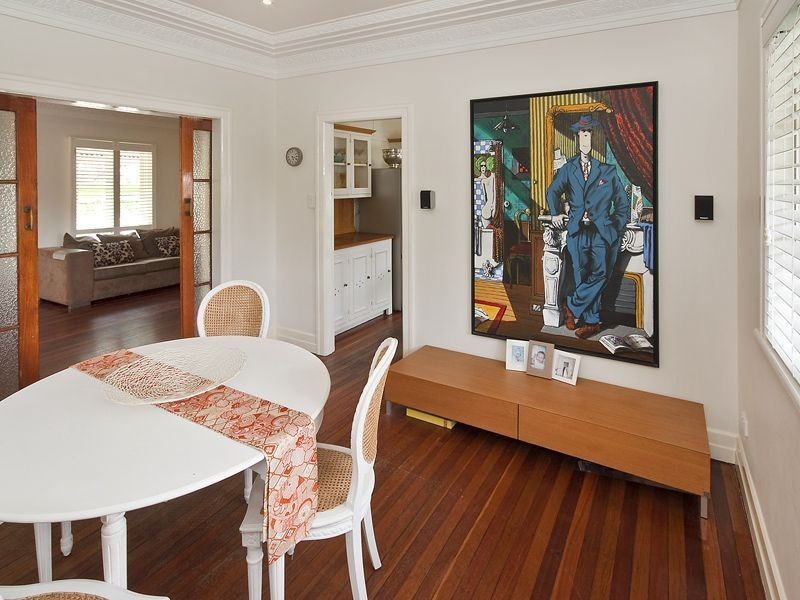 18 Lynell Street, Hamilton QLD 4007