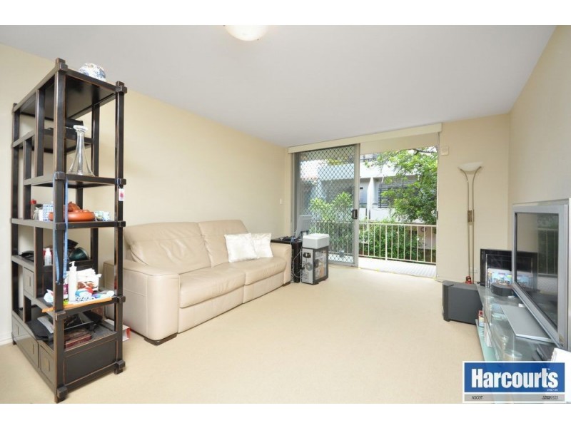 2/82 Racecourse Rd, Ascot QLD 4007