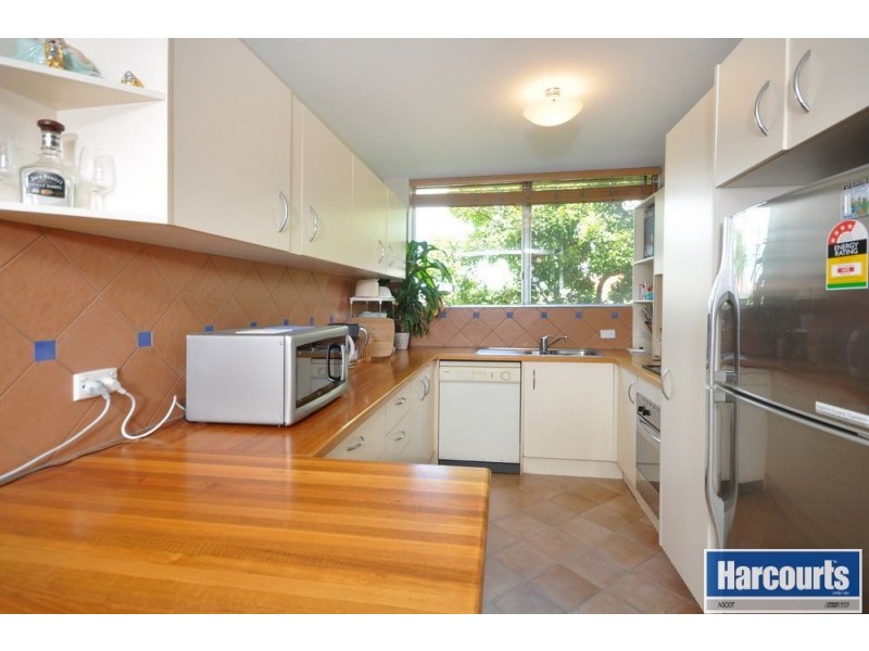 2/82 Racecourse Rd, Ascot QLD 4007