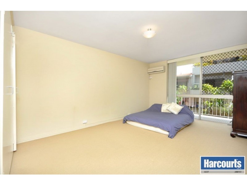 2/82 Racecourse Rd, Ascot QLD 4007