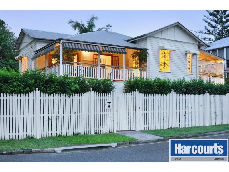 2 Goldsworthy Avenue, Hamilton QLD 4007