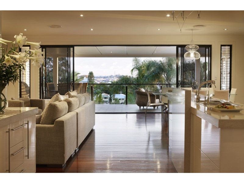 125 Crosby Road, Hamilton QLD 4007