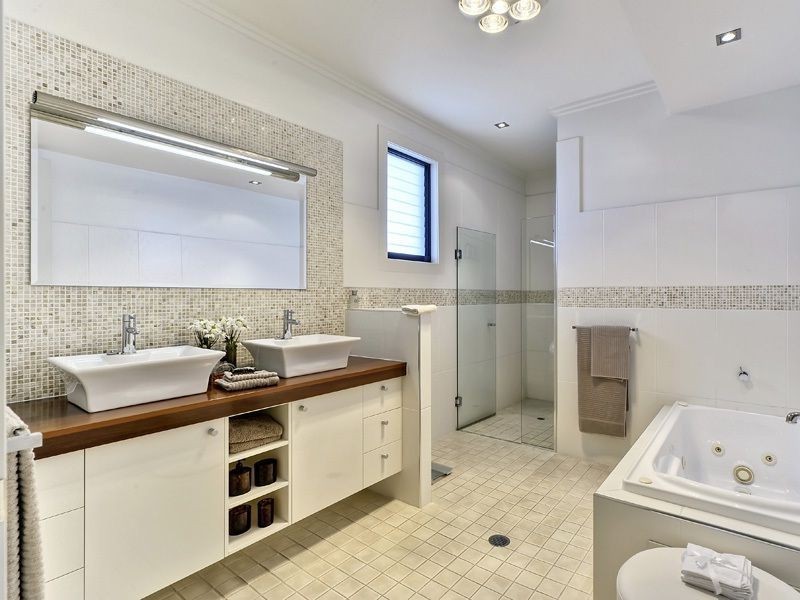 125 Crosby Road, Hamilton QLD 4007