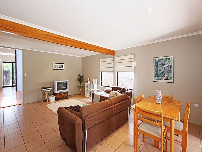 10 Roseleigh St, Wooloowin QLD 4030