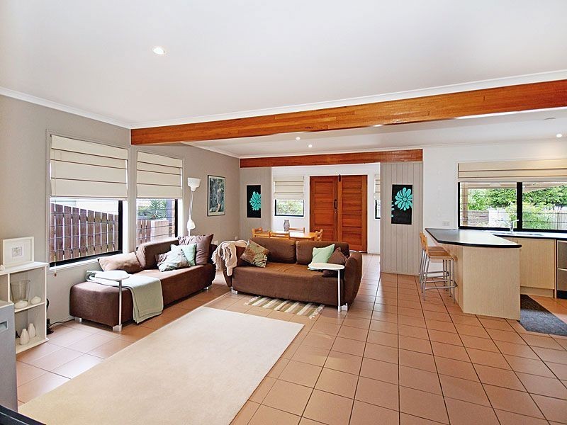 10 Roseleigh St, Wooloowin QLD 4030