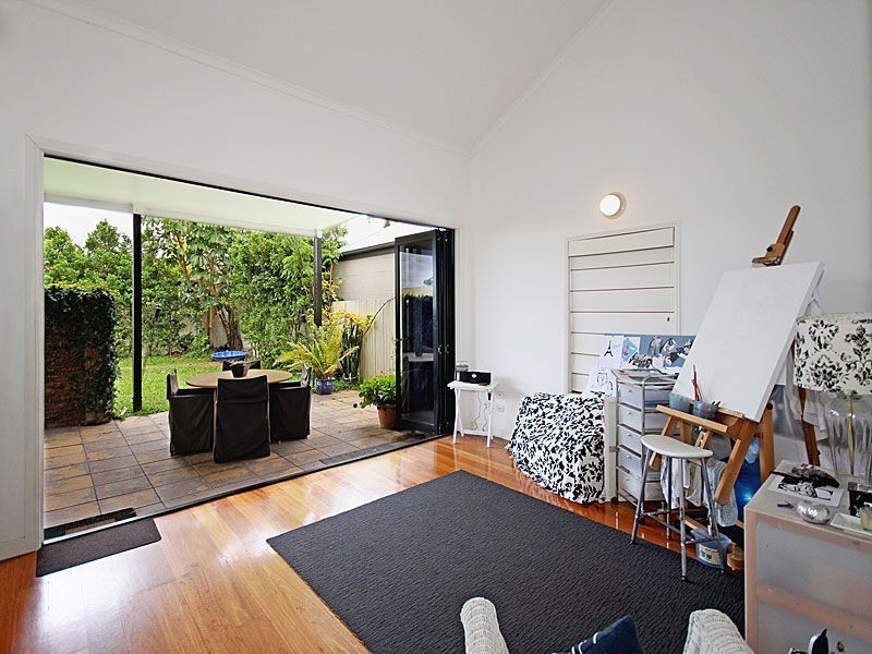 10 Roseleigh St, Wooloowin QLD 4030