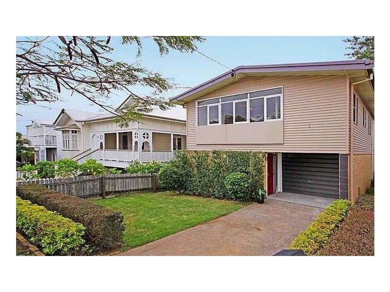 28 Winifred St, Clayfield QLD 4011