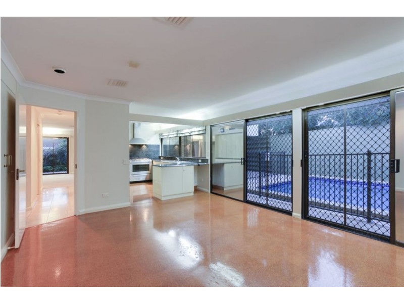 63 Eldernell Terrace, Hamilton QLD 4007