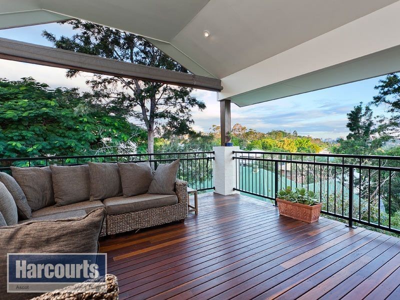 61 Gracemere Street, Newmarket QLD 4051