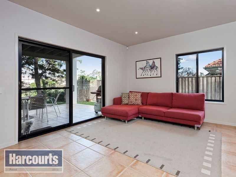 61 Gracemere Street, Newmarket QLD 4051