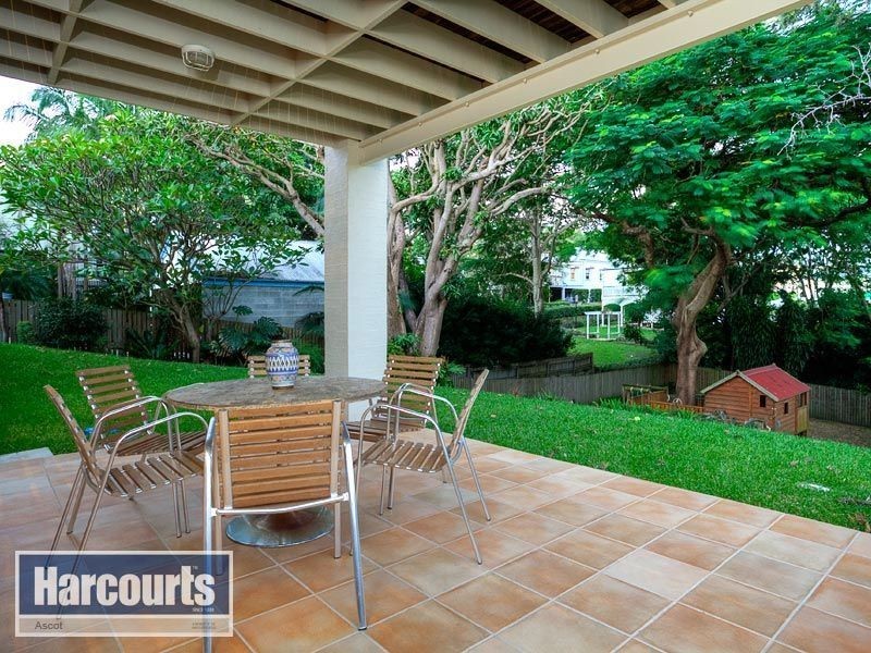 61 Gracemere Street, Newmarket QLD 4051