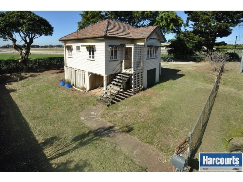 60 Gordon Street, Hendra QLD 4011