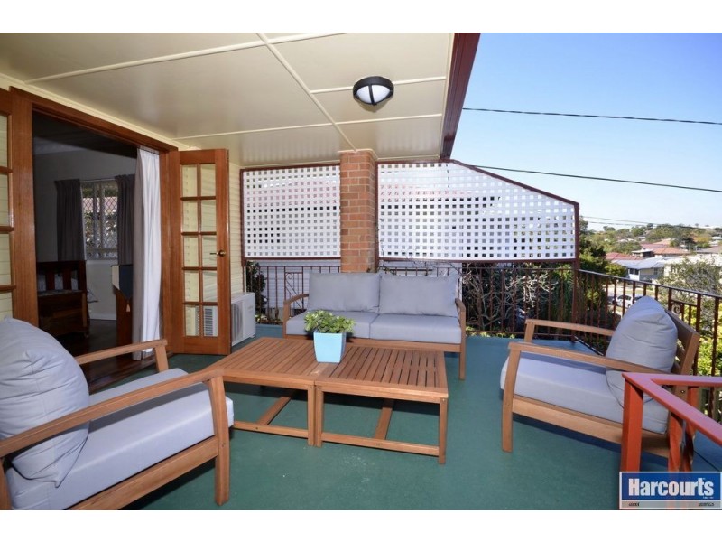 32 Watcombe Street, Wavell Heights QLD 4012