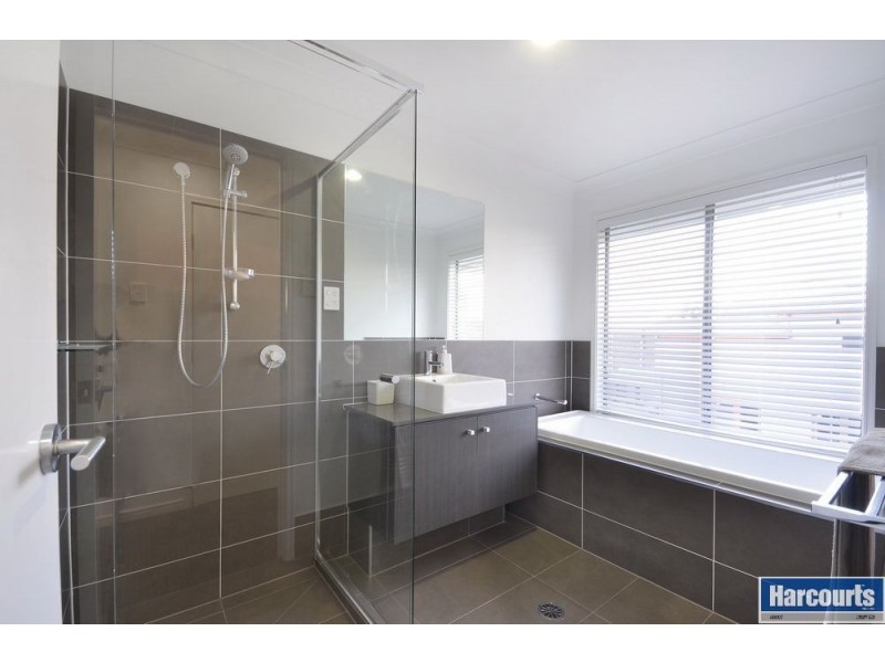 119 Raceview Avenue, Hendra QLD 4011