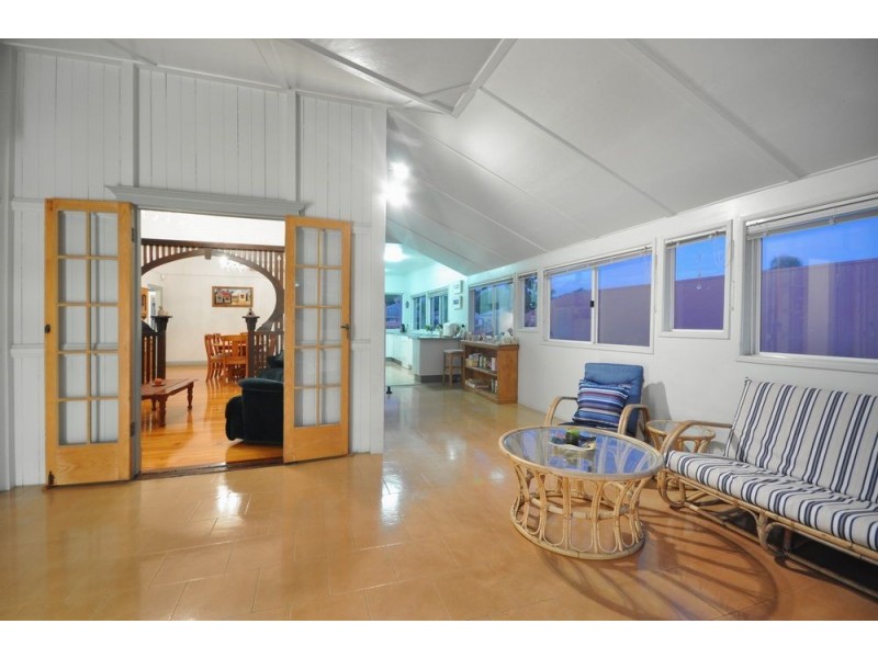 18 Jackson Street, Hamilton QLD 4007