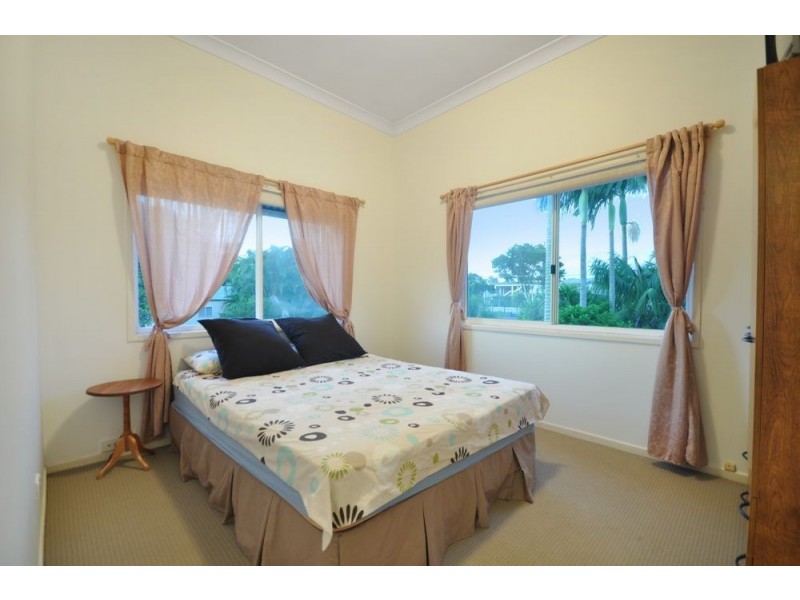 18 Jackson Street, Hamilton QLD 4007