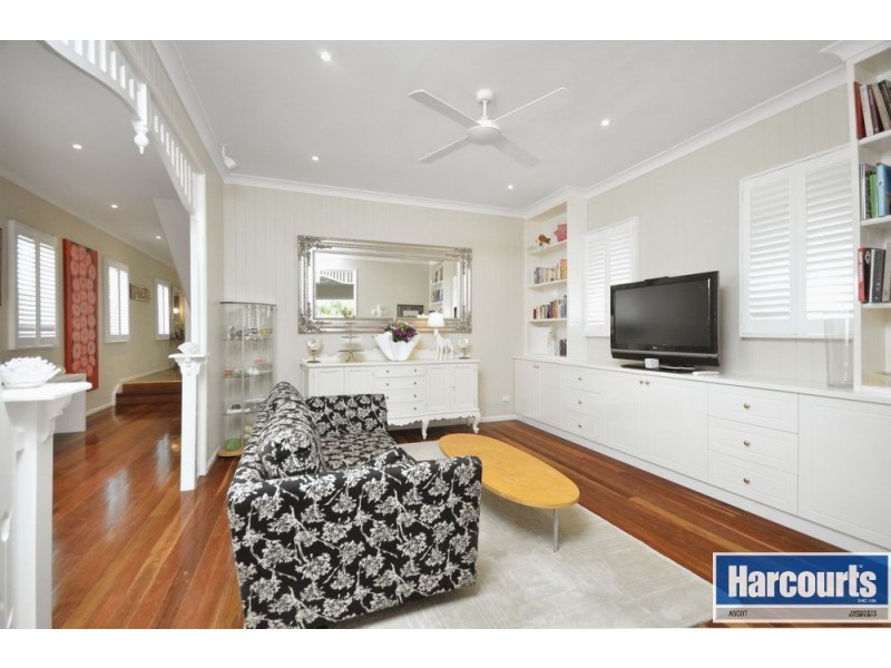 24 Winifred Street, Clayfield QLD 4011