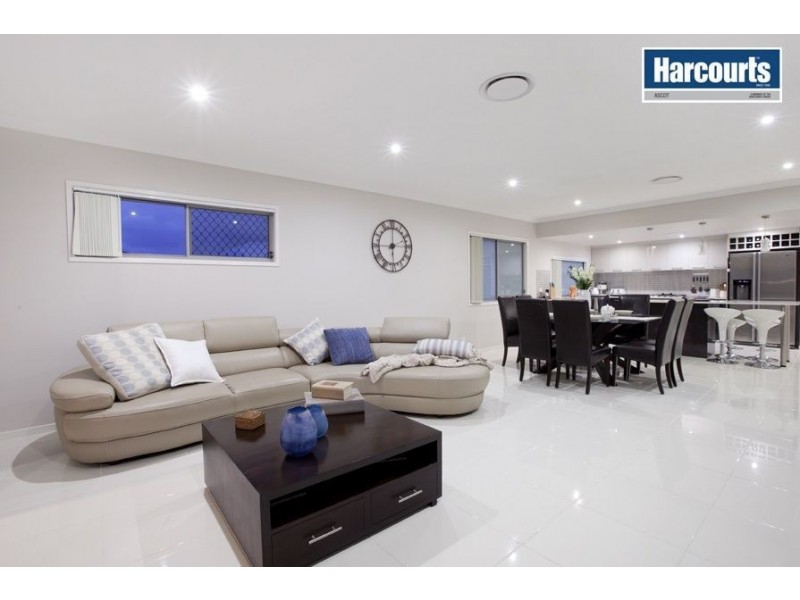 24 Ure Street, Hendra QLD 4011