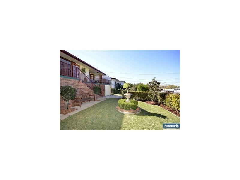32 Watcombe Street, Wavell Heights QLD 4012