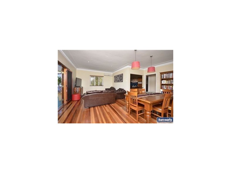 32 Watcombe Street, Wavell Heights QLD 4012